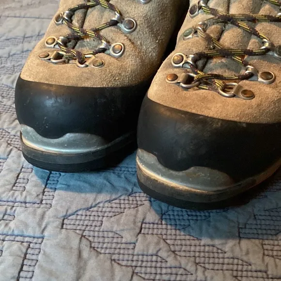 La Sportiva mountaineering boots - men’s size 43 / 10