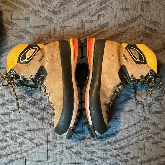 La Sportiva mountaineering boots - men’s size 43 / 10