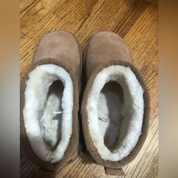 Lamo Women’s Tan Boots Sz 8