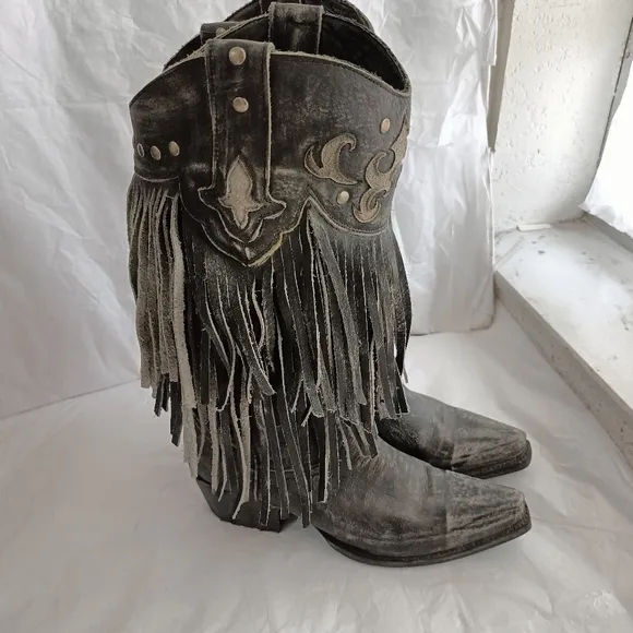 Lane Fringe women's Cowboy Boots 6  Leather Snip Toe Fringe Western