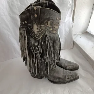 Lane Fringe women's Cowboy Boots 6  Leather Snip Toe Fringe Western