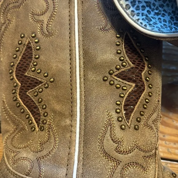 Laredo cowgirl boots