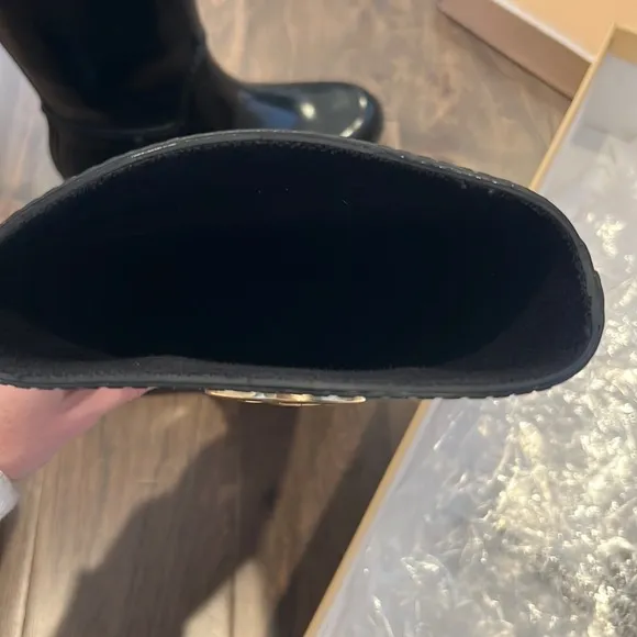 Like new! Michael Kors women knew high rain boots. Size 7