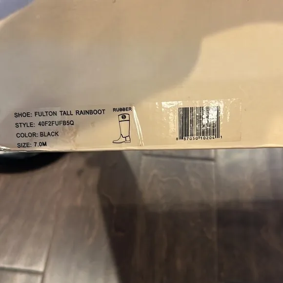 Like new! Michael Kors women knew high rain boots. Size 7