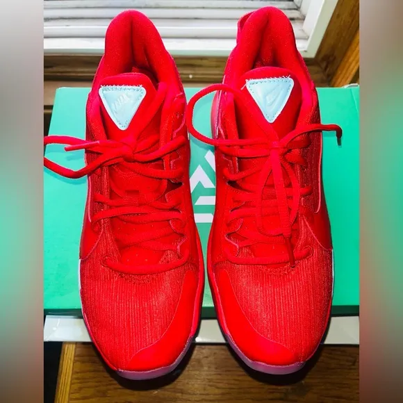 *LIKE-NEW*Nike ‘Zoom Freak 2’ (University Red), Youth Size 6 / Women’s Size 7.5.