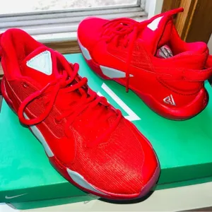 *LIKE-NEW*Nike ‘Zoom Freak 2’ (University Red), Youth Size 6 / Women’s Size 7.5.
