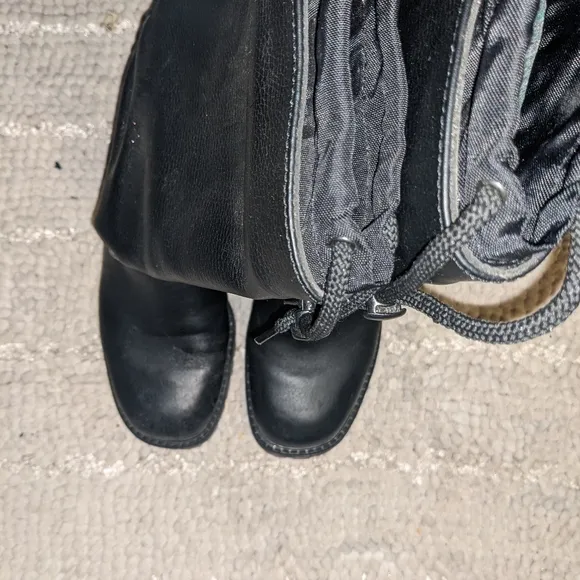 LL Bean black winter leather waterproof boots 8