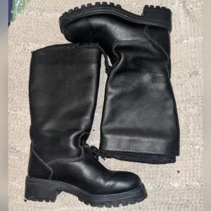 LL Bean black winter leather waterproof boots 8