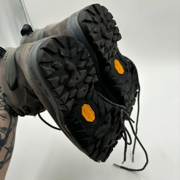 L.L. Bean Men’s 7 Winter Vibram 200 Gram Primaloft Snow Boots
