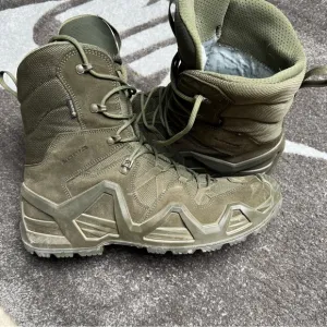 Lowa Boots size 15 Ranger green