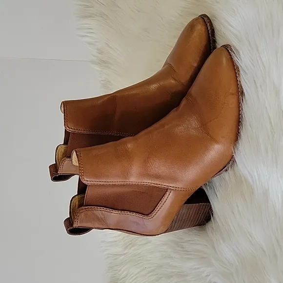 Madewell The Regan boot in brown leather  pull-on, block heel  Women’s Size 7