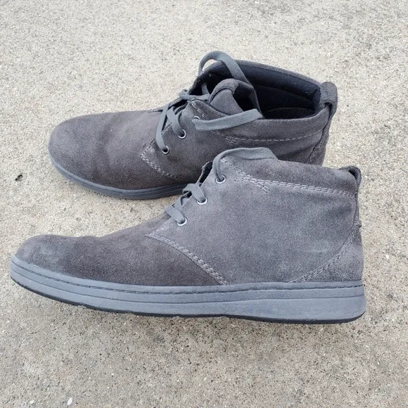 Men Clarks Boots sz 10