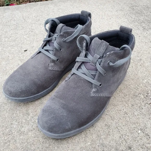 Men Clarks Boots sz 10