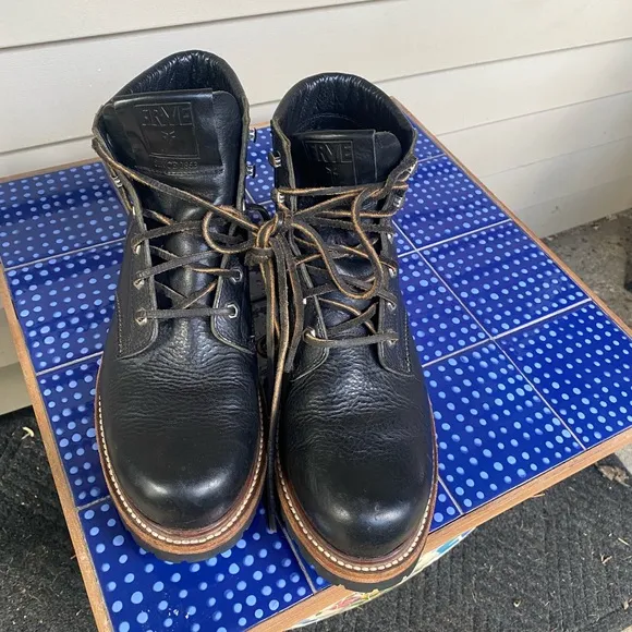 Men Frye boots size9.5 pristine condition