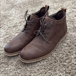 Men's Brown Leather Chukka Boots