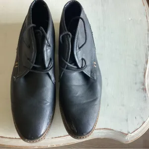 Men’s Chukka Black Boots. Varese-Gobi II, 12W