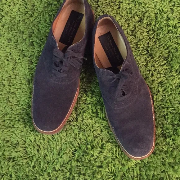 Men’s dark grey boots