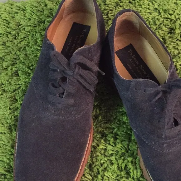 Men’s dark grey boots