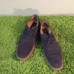Men’s dark grey boots