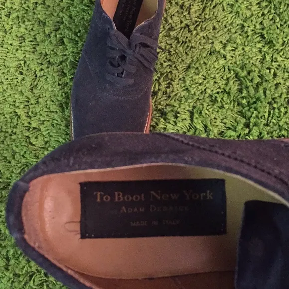 Men’s dark grey boots