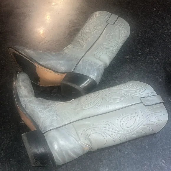 Men’s Gray Cowboy Boots