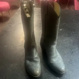Men’s Gray Cowboy Boots