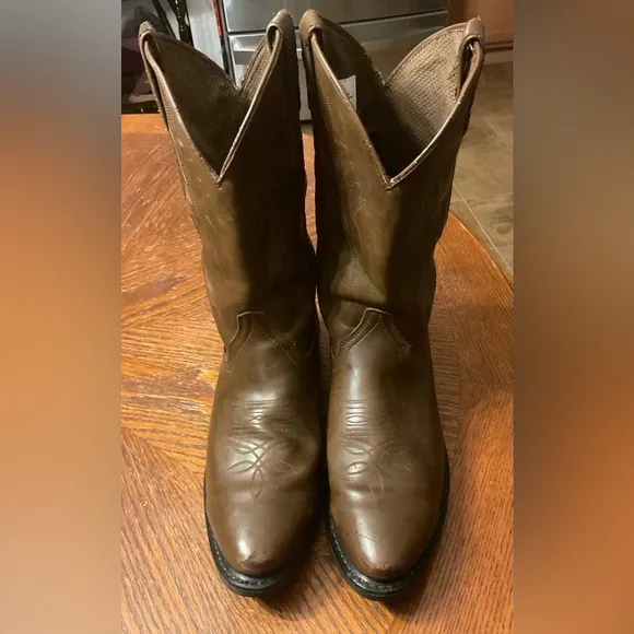 Men’s Justin Quality Western Style Brown Genuine Leather Boots!