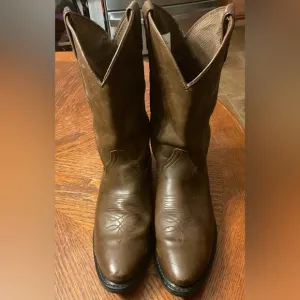 Men’s Justin Quality Western Style Brown Genuine Leather Boots!