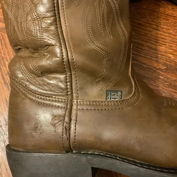 Men’s Justin Quality Western Style Brown Genuine Leather Boots!