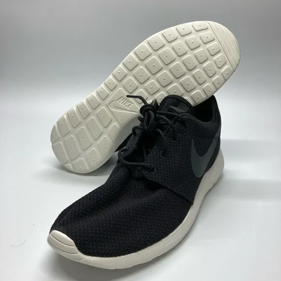 Men’s Nike Rose Run Black training shoes Sz 8.5