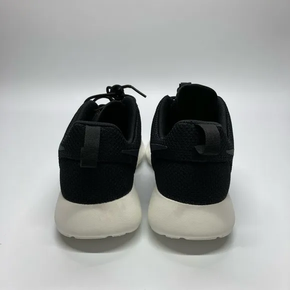Men’s Nike Rose Run Black training shoes Sz 8.5