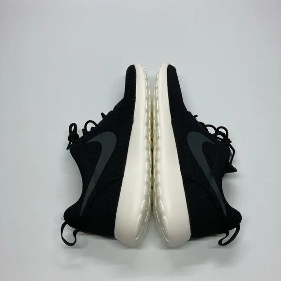 Men’s Nike Rose Run Black training shoes Sz 8.5