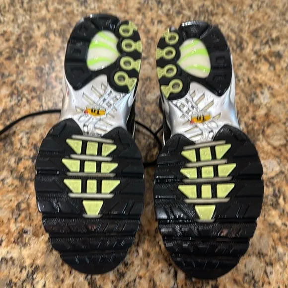 Men’s Nike Tn air. Like new. Worn once.