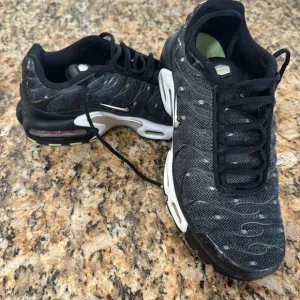 Men’s Nike Tn air. Like new. Worn once.