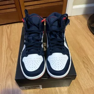 Men’s Sz. 7 Nike Air Jordan 1 Mid