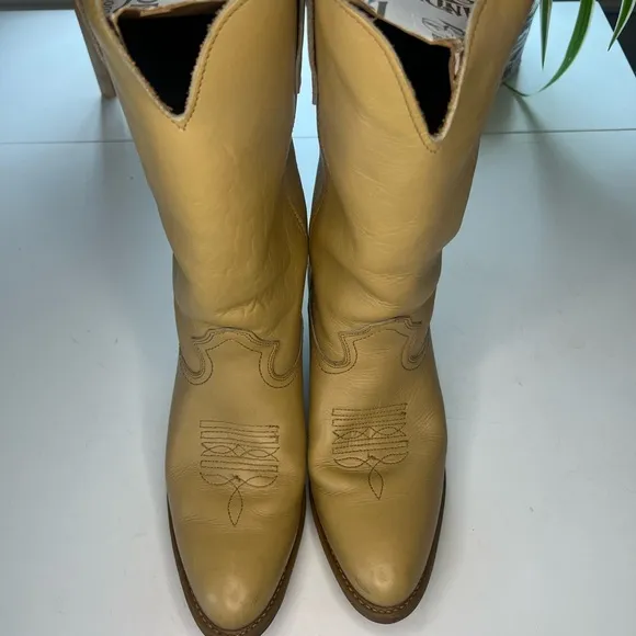 Men’s Tan Leather Western Boots