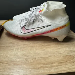 —MERCURIAL SUPERFLY 9 ELITE FGMARCUS RASHFORD SOCCER CLEATS