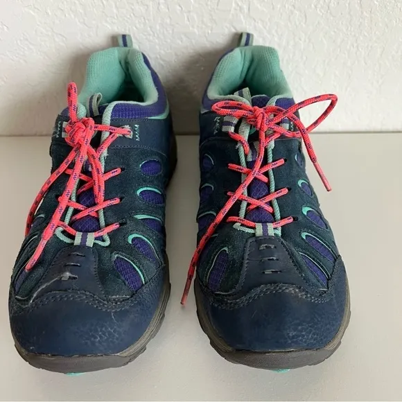 Merrell Chameleon Leather Athletic Hiking Shoes Purple and Blue.  Size 5