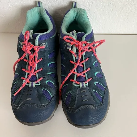 Merrell Chameleon Leather Athletic Hiking Shoes Purple and Blue.  Size 5