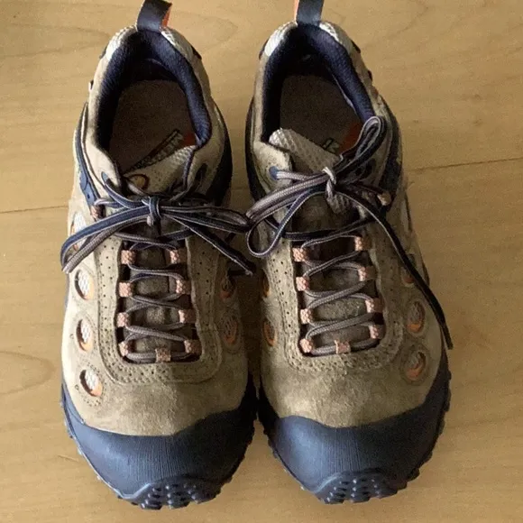 MERRELL CONTINUUM VIBRAM GORE-TEX SHOES