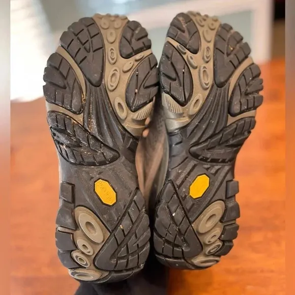 Merrell Mesa Ventilator II Walnut Hiking Shoes size 8