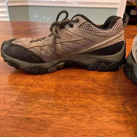 Merrell Mesa Ventilator II Walnut Hiking Shoes size 8