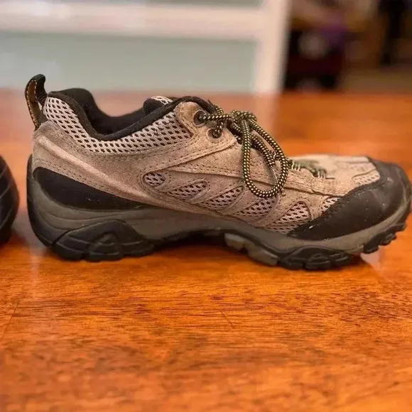 Merrell Mesa Ventilator II Walnut Hiking Shoes size 8