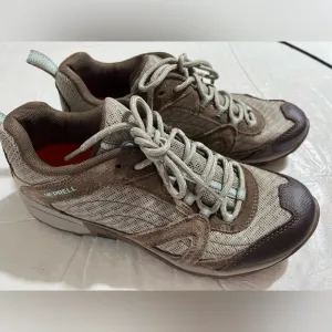 Merrell women’s Chameleon Arc II Stretch hiking shoes, size US 9 REDUCED ❗️