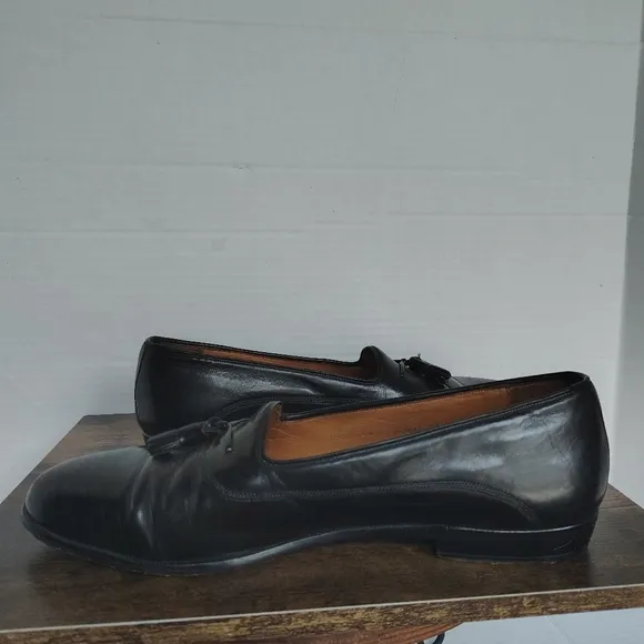 Mezlan Leather Tasseled Slip On Loafer Size 11 Academia Classic Black
