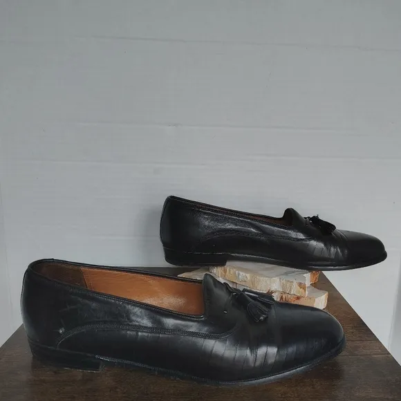 Mezlan Leather Tasseled Slip On Loafer Size 11 Academia Classic Black
