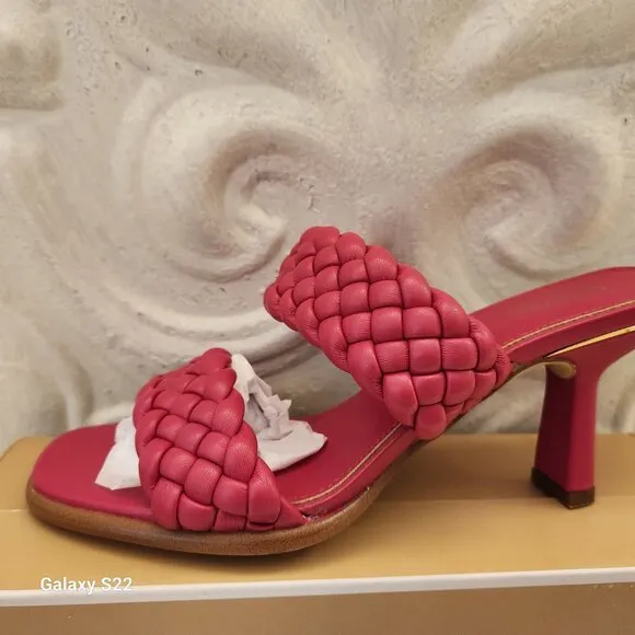 Michael Kors &quot;Amelia&quot; Rubin Red Heeled sandals. NIB. Size 7