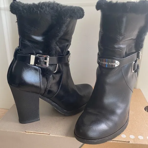 Michael Kors Boots Women - SZ 6
