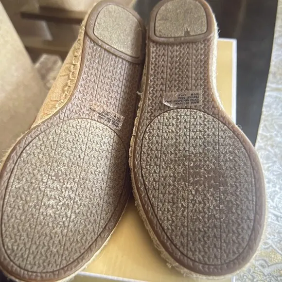 Michael Kors Slip On Meg Espadrilles Flats MK Logo Leather Trim Camel 9.5 Shoes