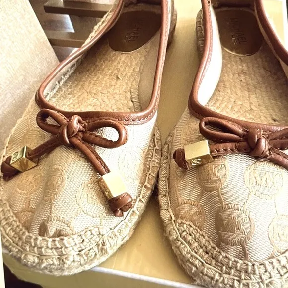 Michael Kors Slip On Meg Espadrilles Flats MK Logo Leather Trim Camel 9.5 Shoes